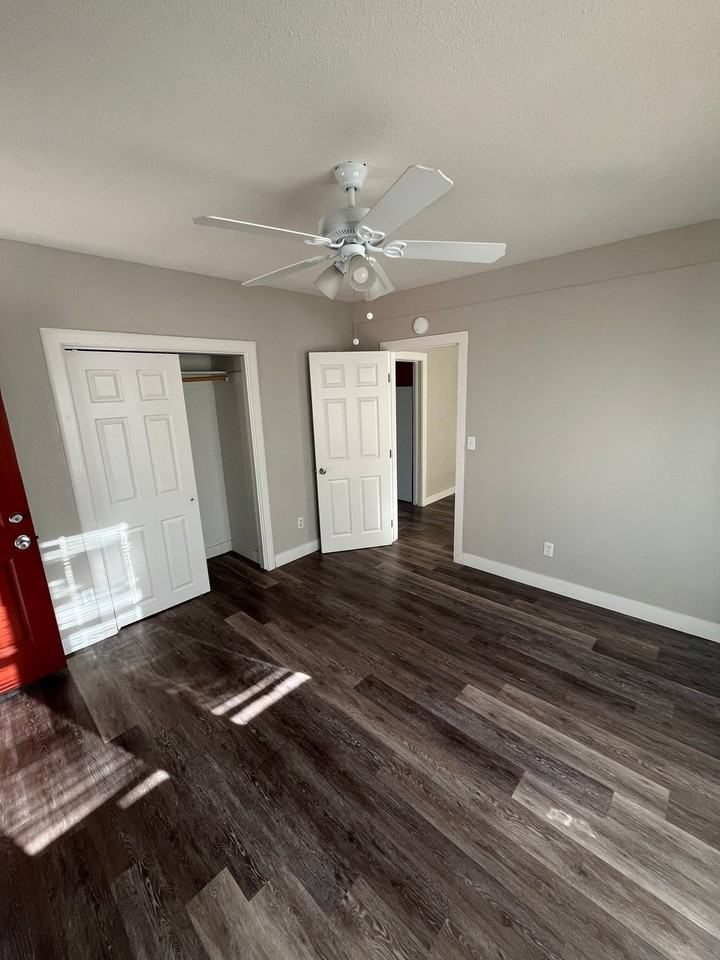 2748 Cohasset Rd - Photo 3 of 9