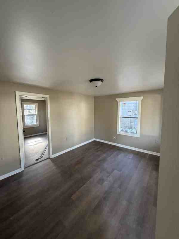 1726 Oscar St - Photo 5 of 9