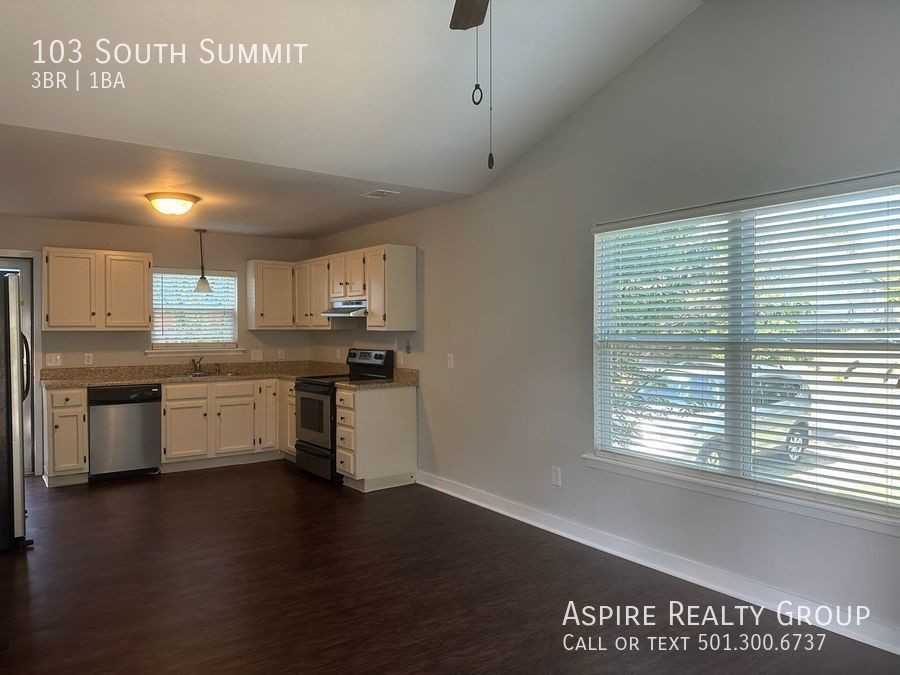 103 S Summit St - Photo 4 of 17