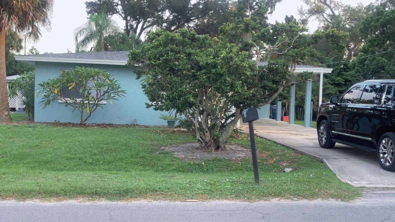 130 Lakeview Dr - Photo 3 of 16