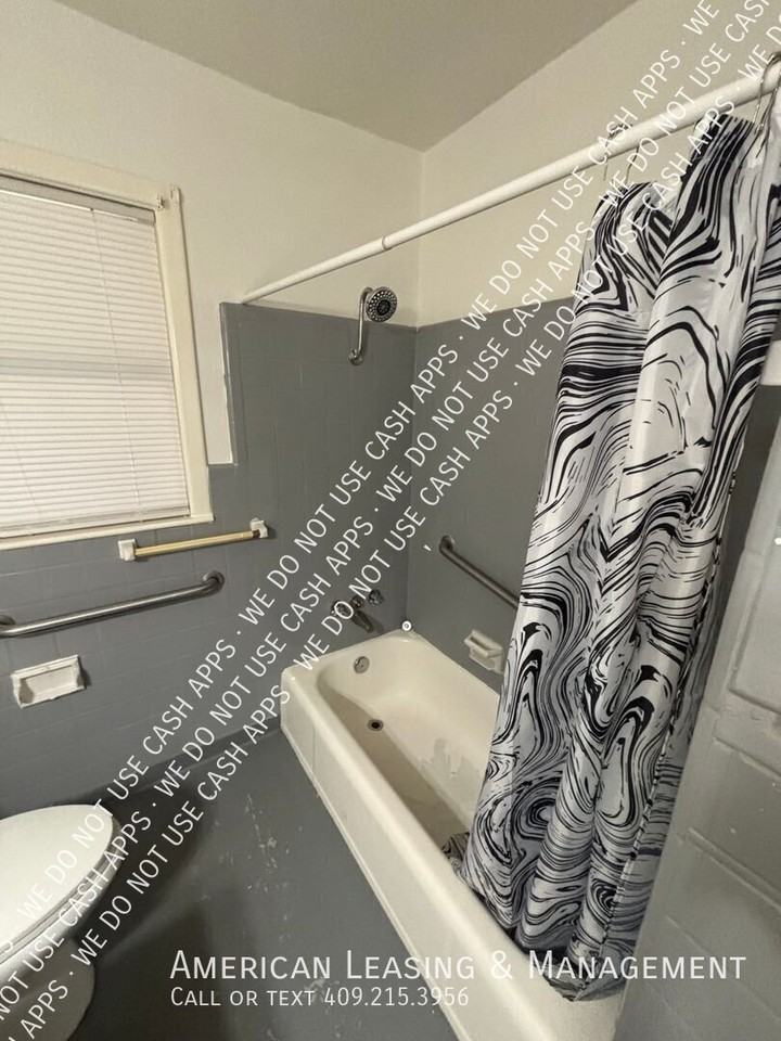 5480 Thames Dr - Photo 4 of 22