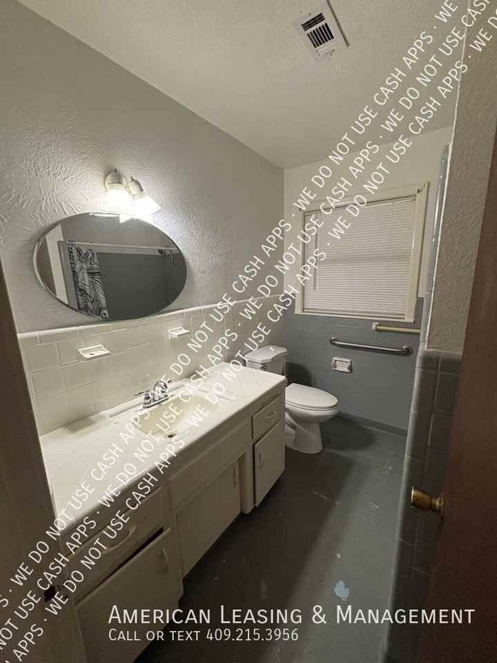 5480 Thames Dr - Photo 5 of 22