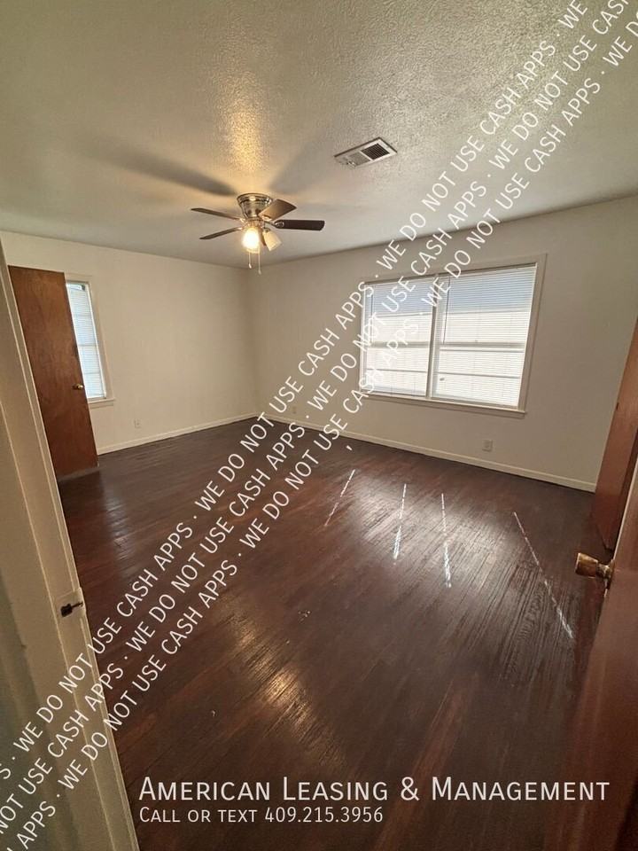 5480 Thames Dr - Photo 7 of 22