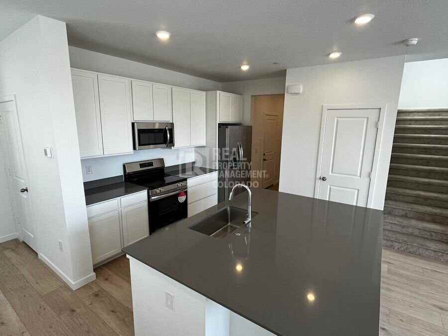 537 Nightsky St - Photo 4 of 27