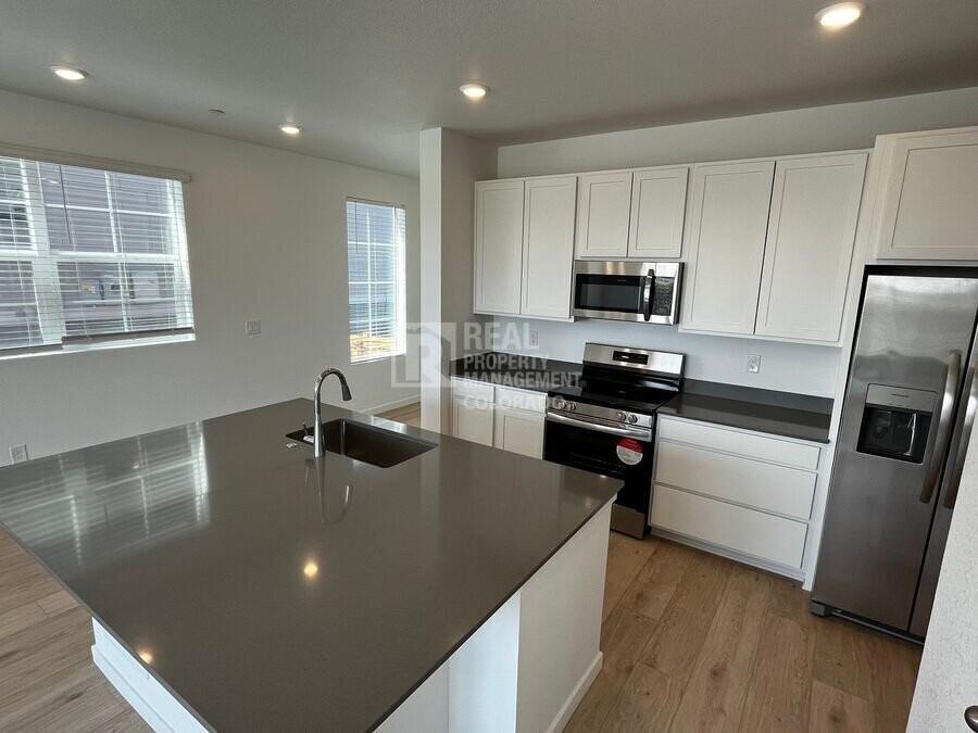 537 Nightsky St - Photo 5 of 27