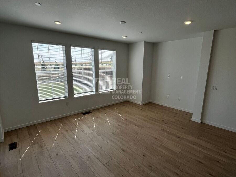 537 Nightsky St - Photo 6 of 27
