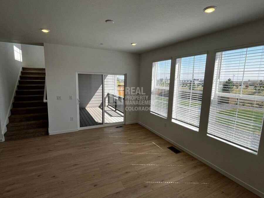 537 Nightsky St - Photo 7 of 27