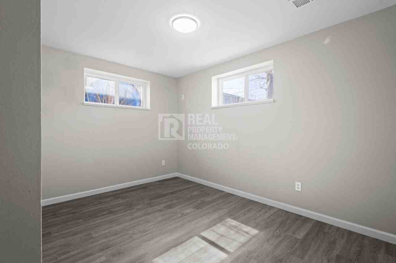 2253 S Lincoln St - Photo 4 of 13