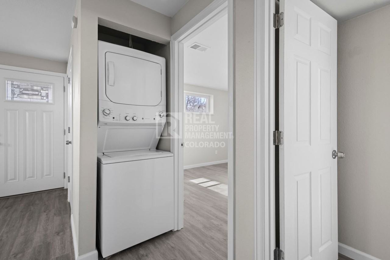 2253 S Lincoln St - Photo 7 of 13