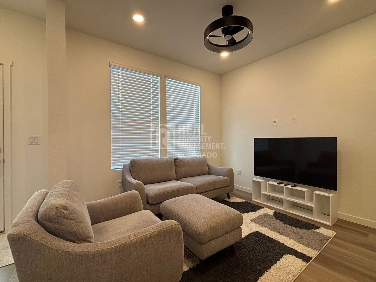 9152 Gladiola Way #E - Photo 4 of 10