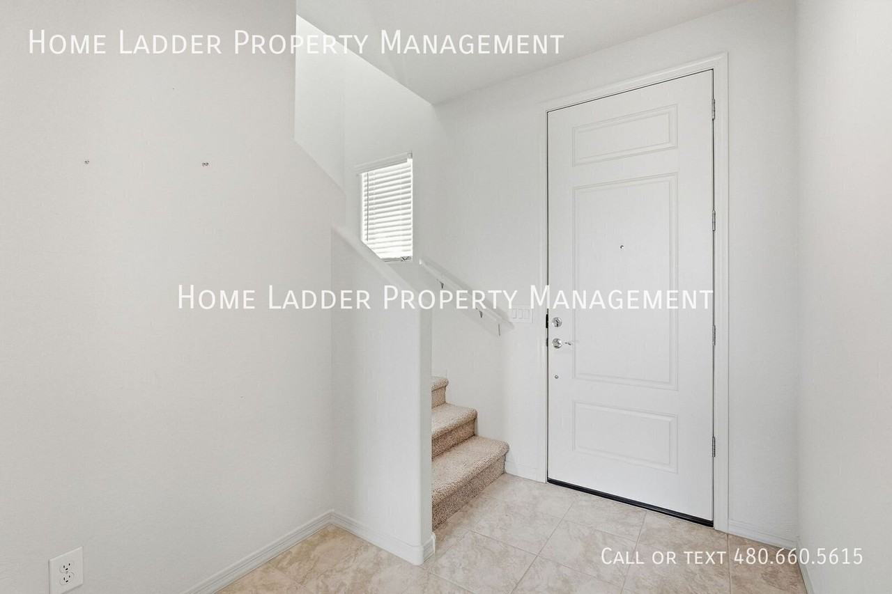16452 W Whispering Wind Dr - Photo 3 of 43