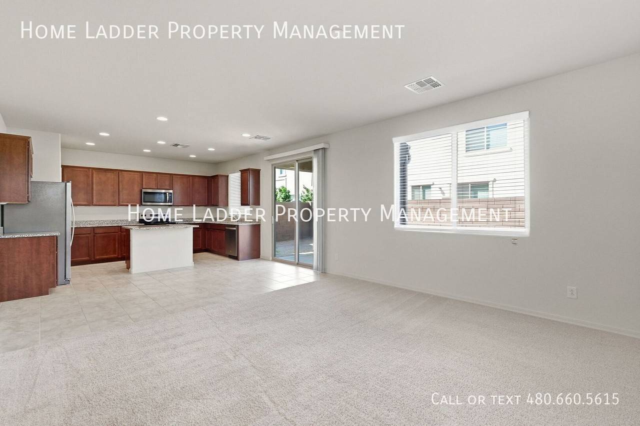 16452 W Whispering Wind Dr - Photo 7 of 43