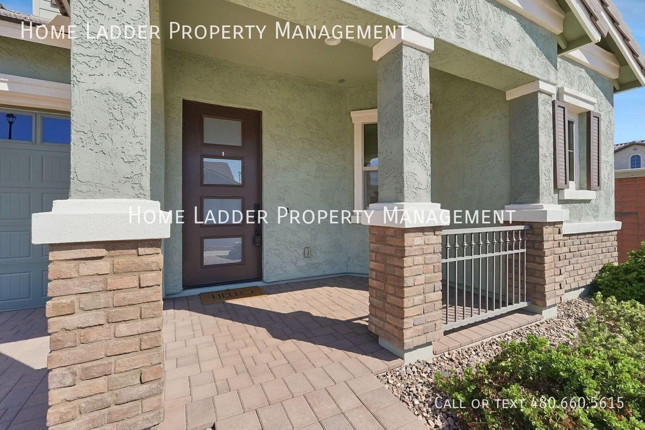 4172 E Bernice St - Photo 2 of 27
