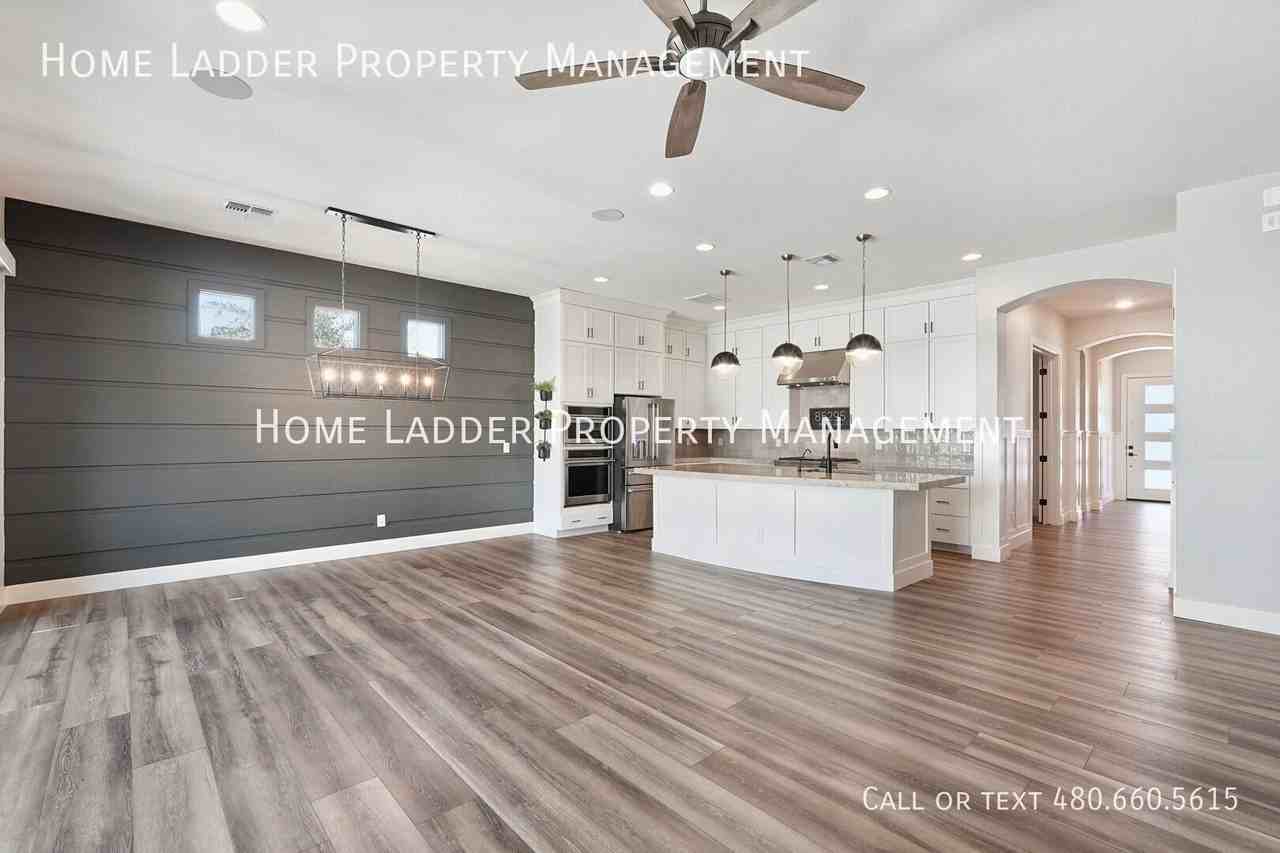 4172 E Bernice St - Photo 3 of 27