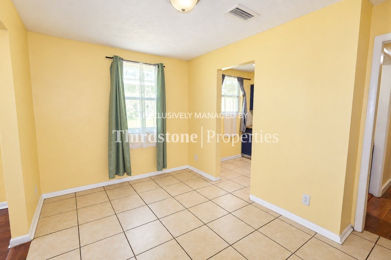 1757 W 12th St - Photo 5 of 22