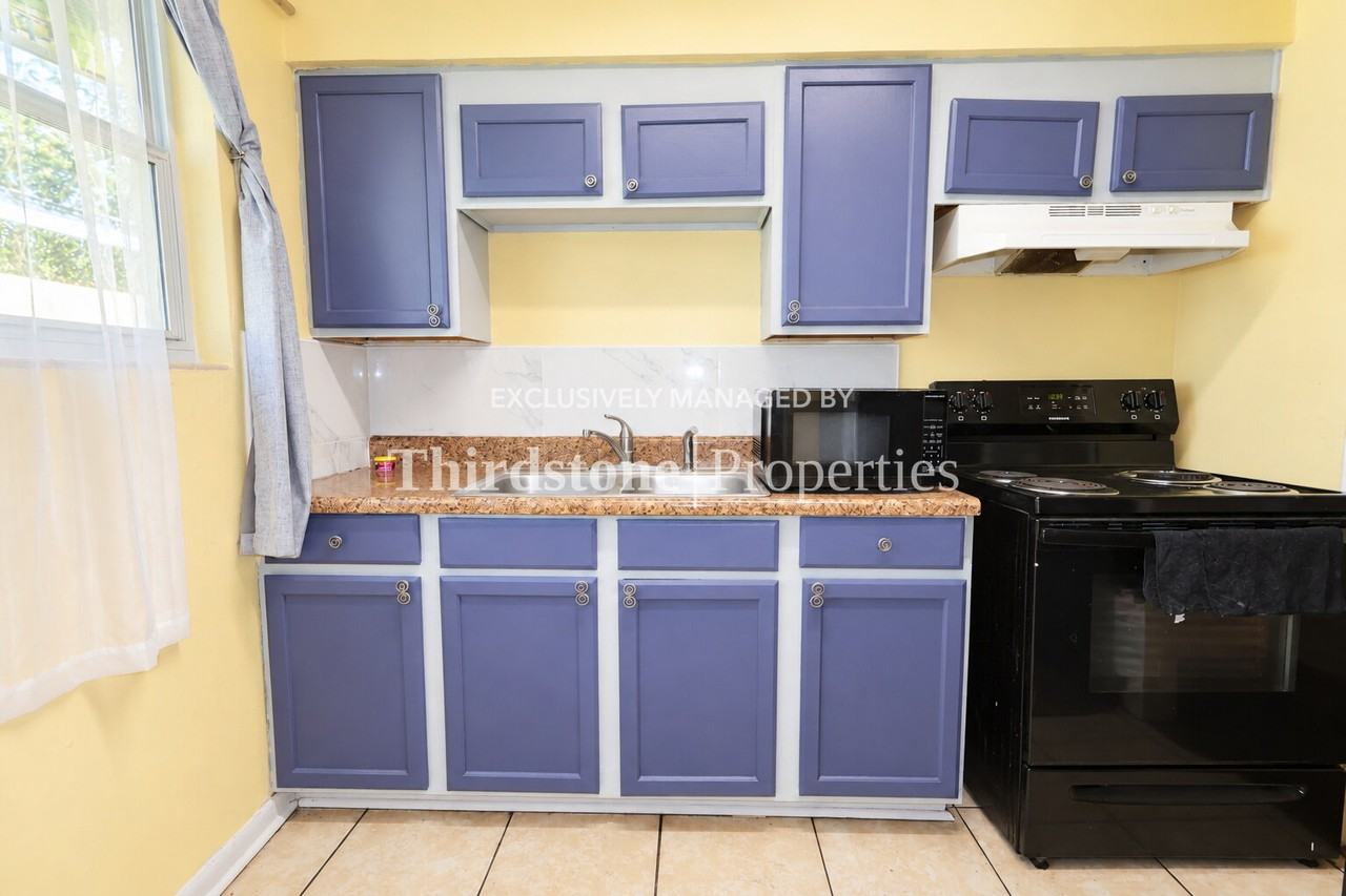 1757 W 12th St - Photo 6 of 22