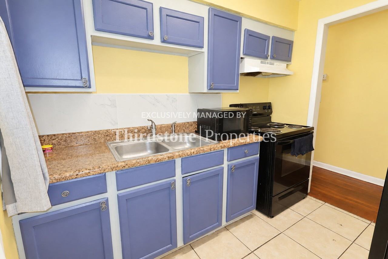 1757 W 12th St - Photo 7 of 22