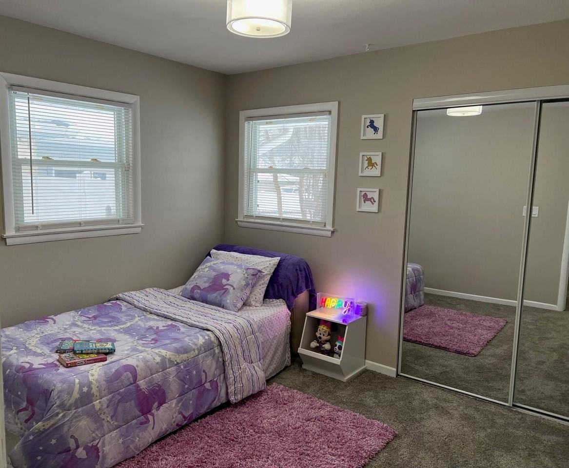5710 N 69th St - Photo 5 of 7