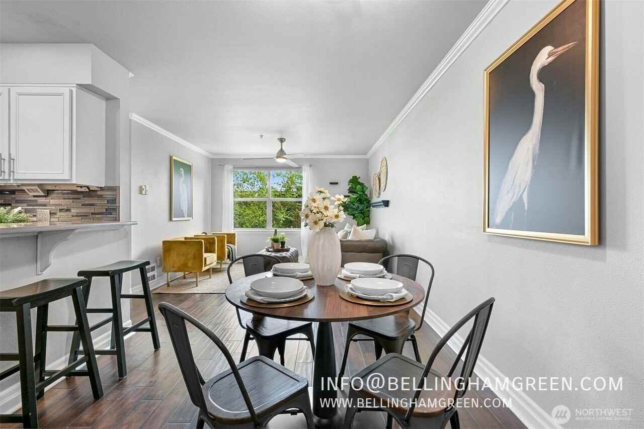 960 Harris Ave #305 - Photo 4 of 32
