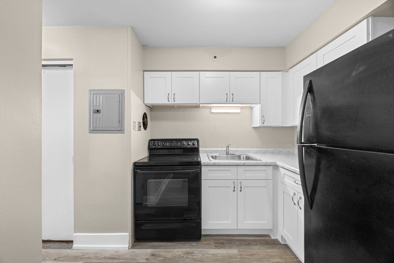 7115 36th St #1-2 - Photo 4 of 10