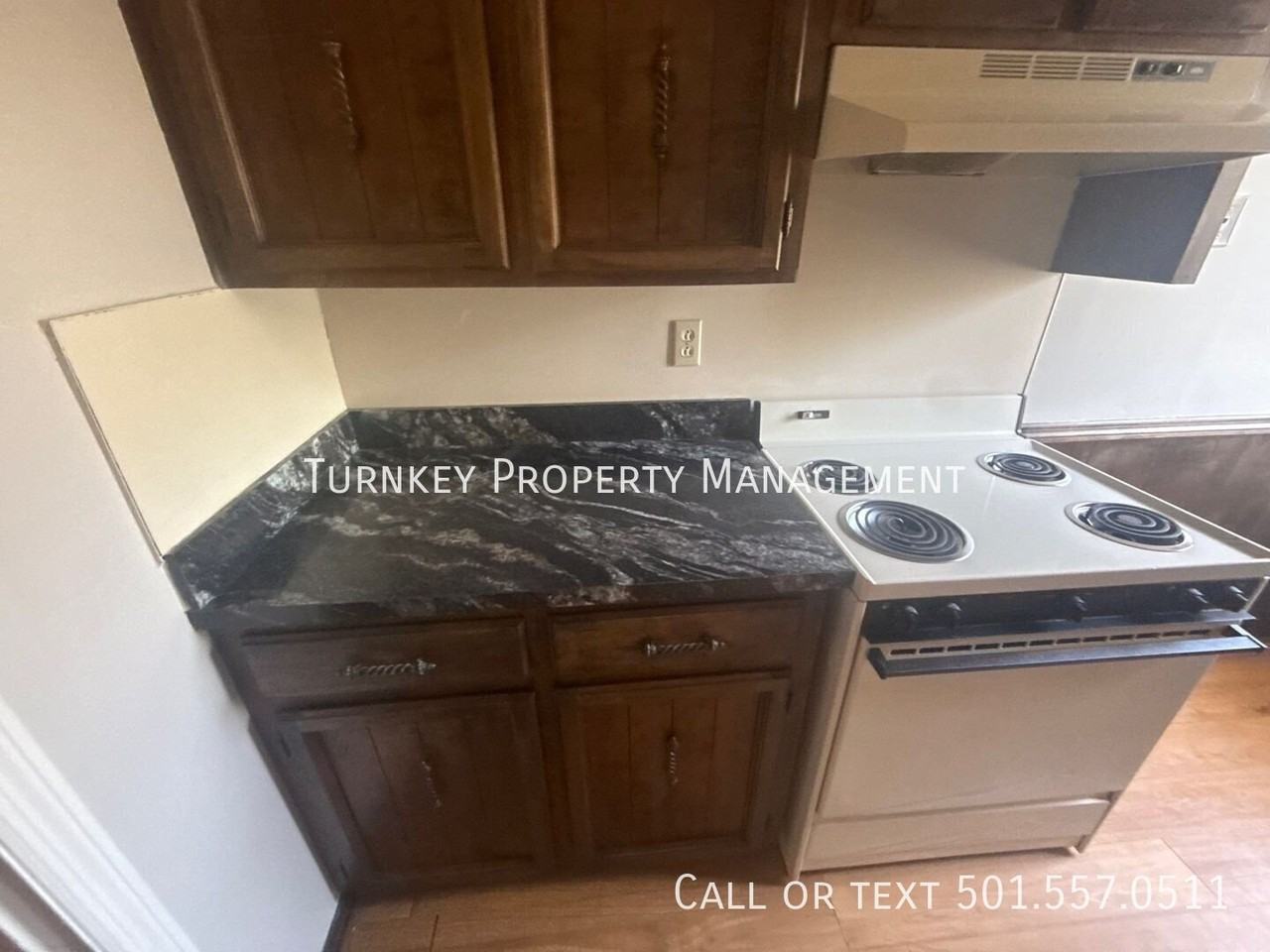 1700 Sanford Dr - Photo 4 of 16