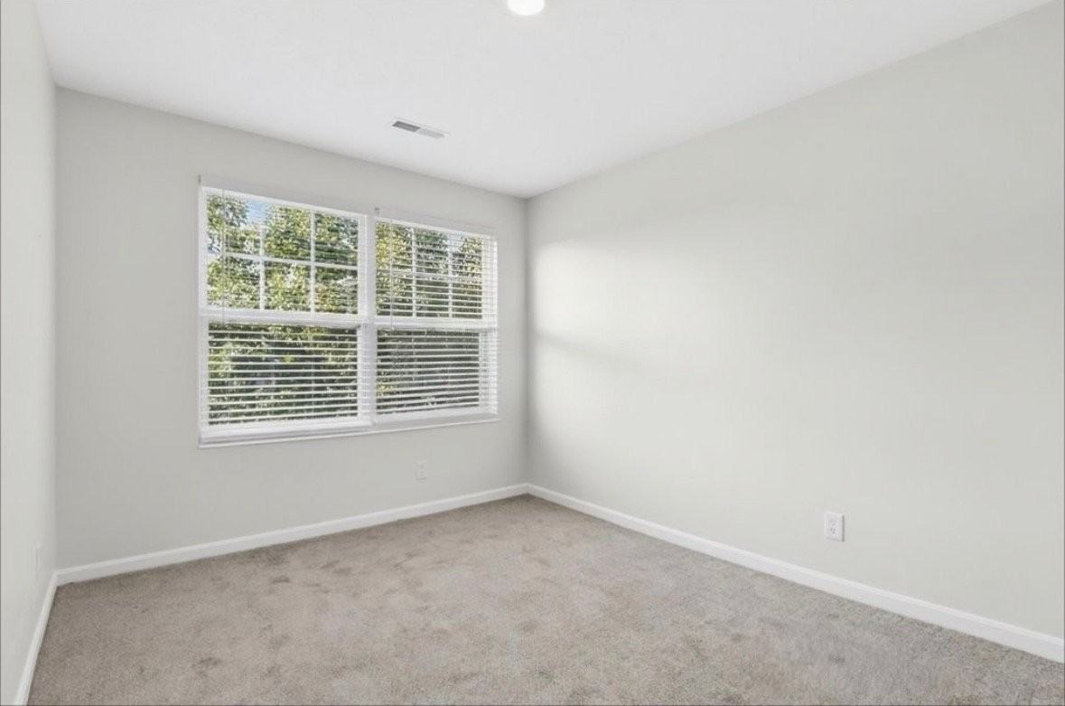 2366 Hummingbird Ln - Photo 4 of 13