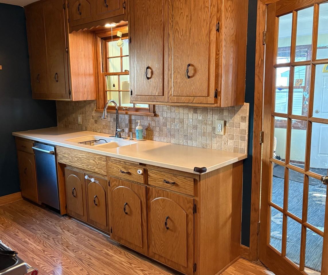 748 Hoyt Ave W - Photo 5 of 15