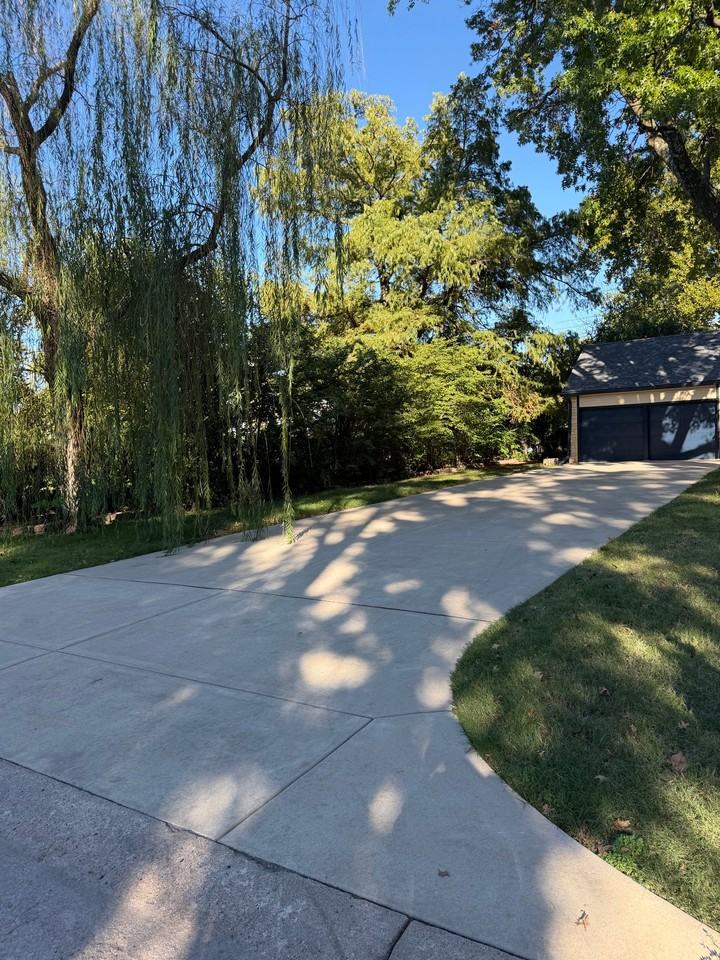 58 S Stratford Rd - Photo 2 of 20