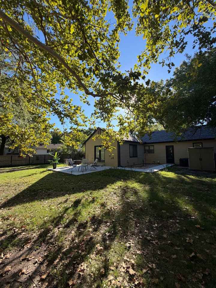 58 S Stratford Rd - Photo 4 of 20