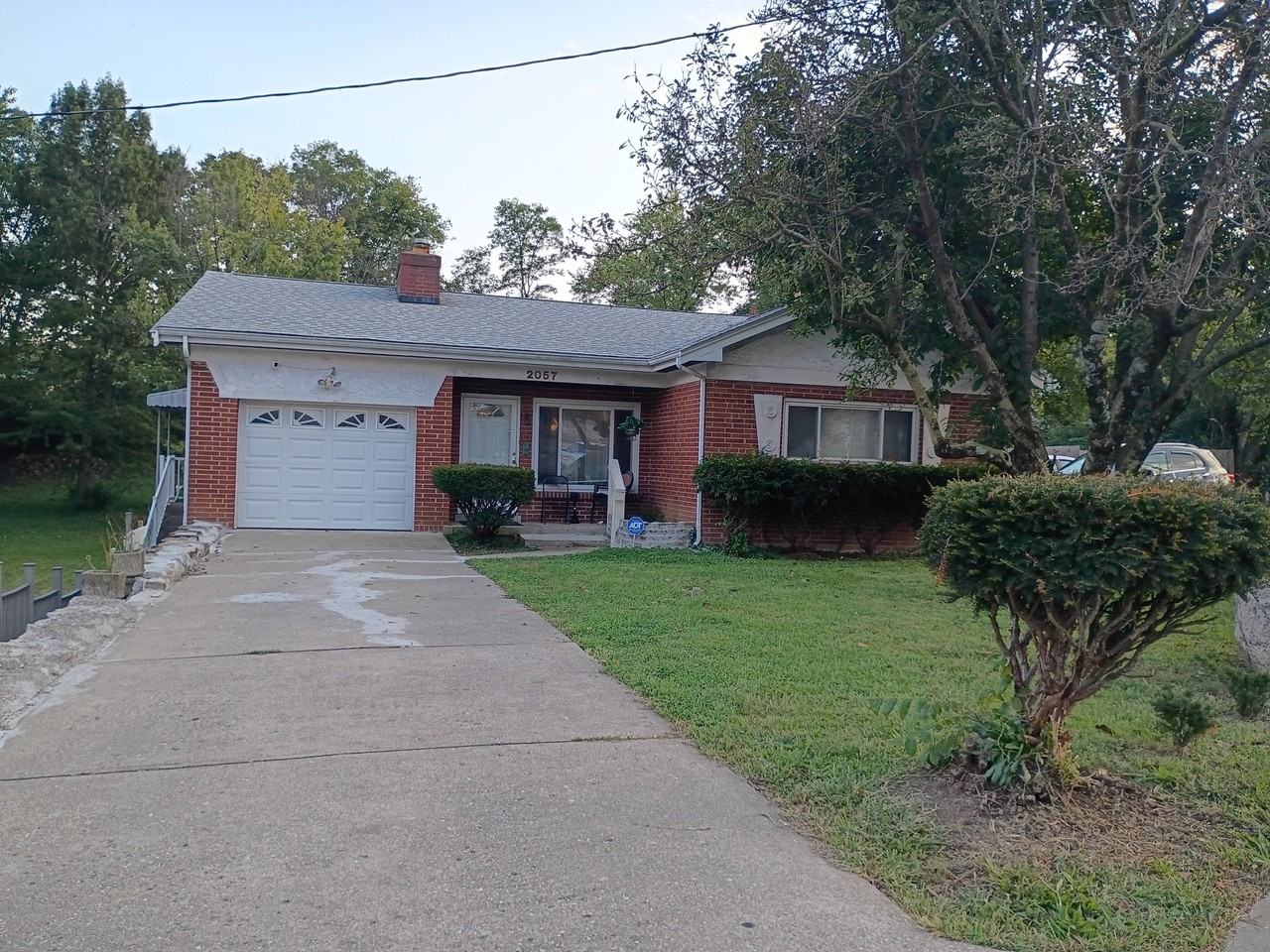 2057 W North Bend Rd - Photo 2 of 10