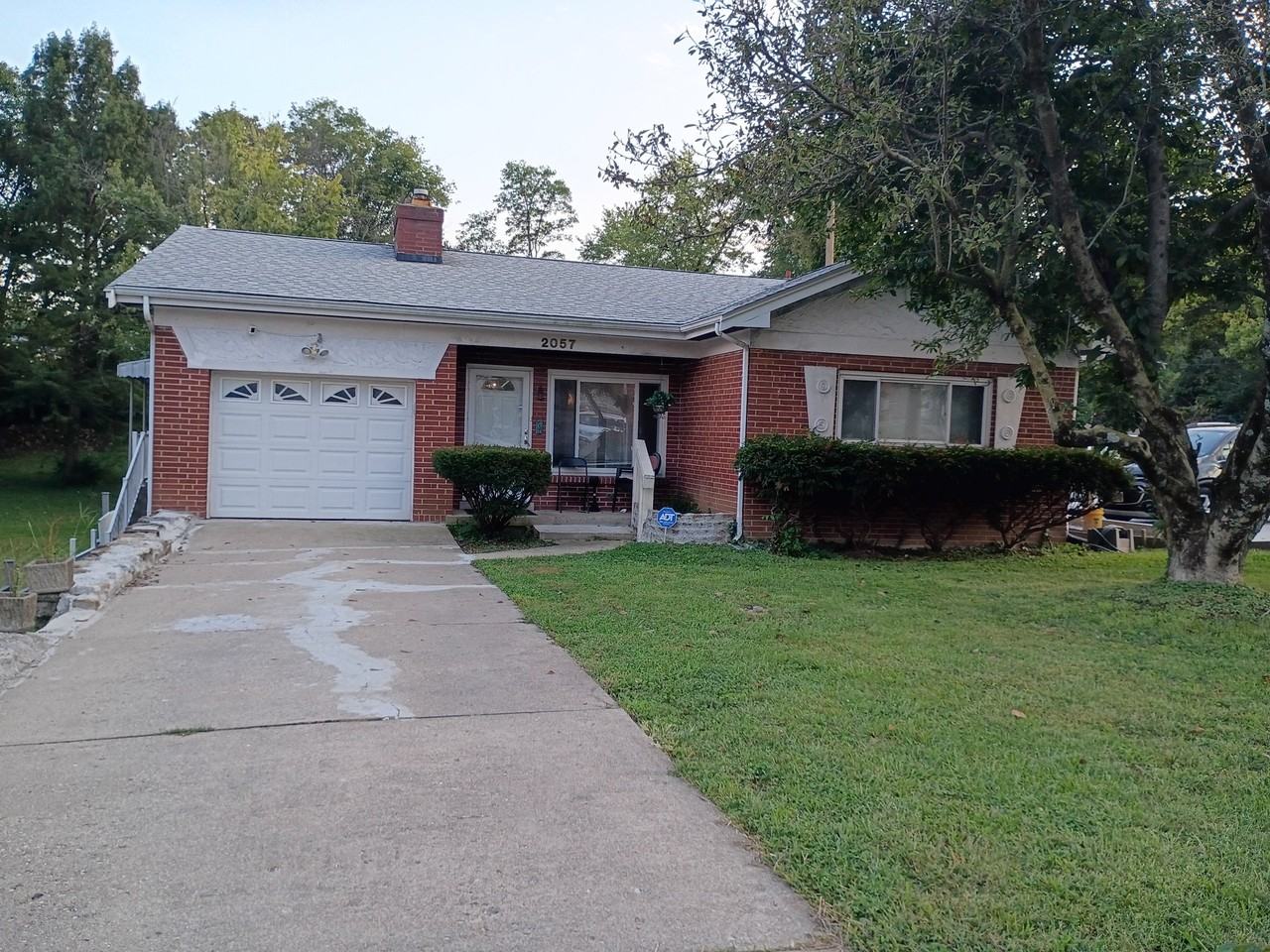 2057 W North Bend Rd - Photo 3 of 10