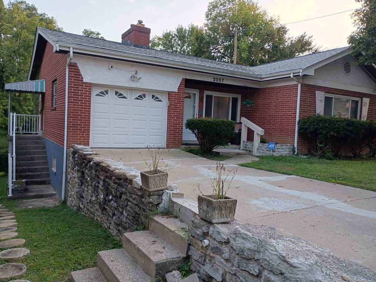 2057 W North Bend Rd - Photo 4 of 10