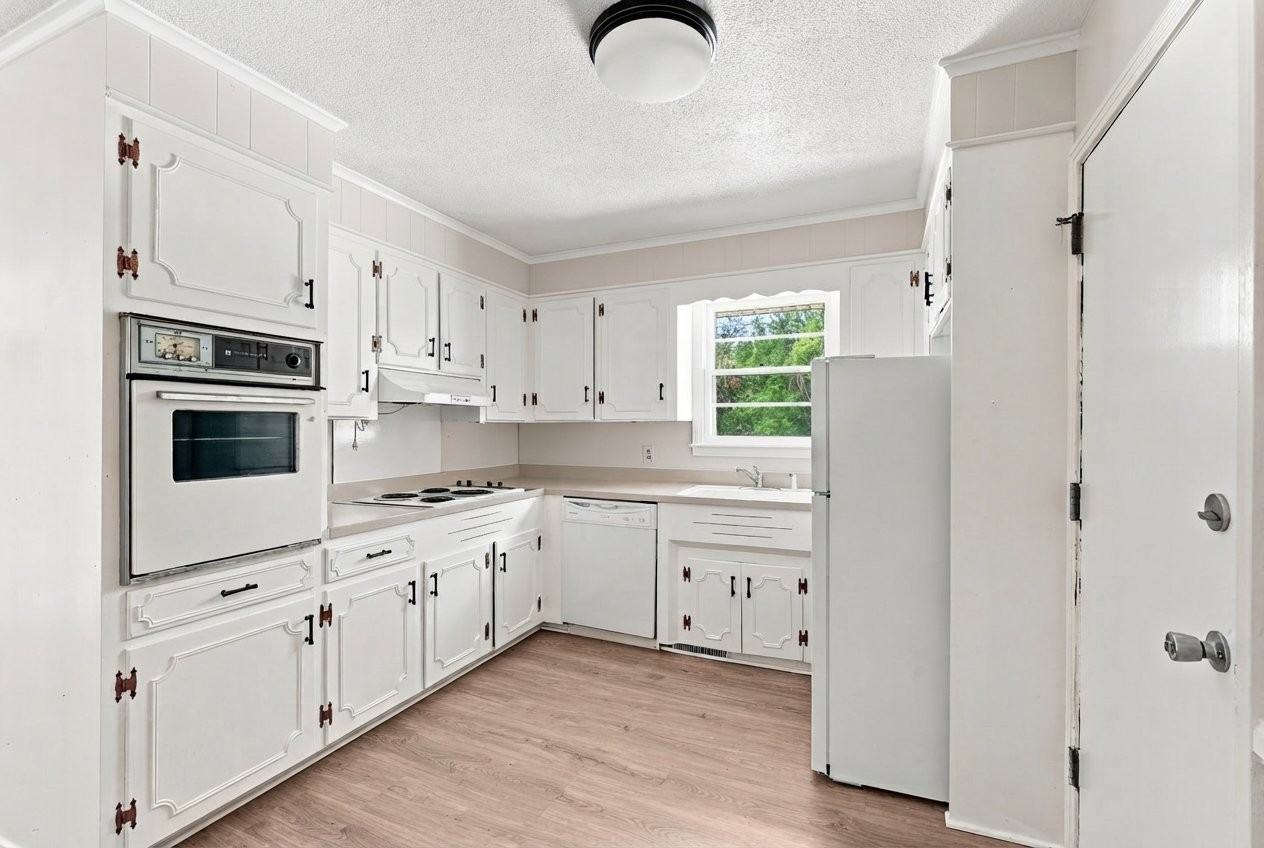 406 Jasmine St - Photo 3 of 6
