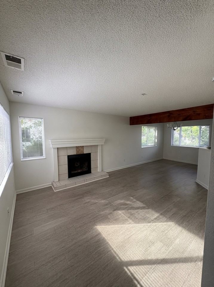 667 Walden Cir - Photo 3 of 14