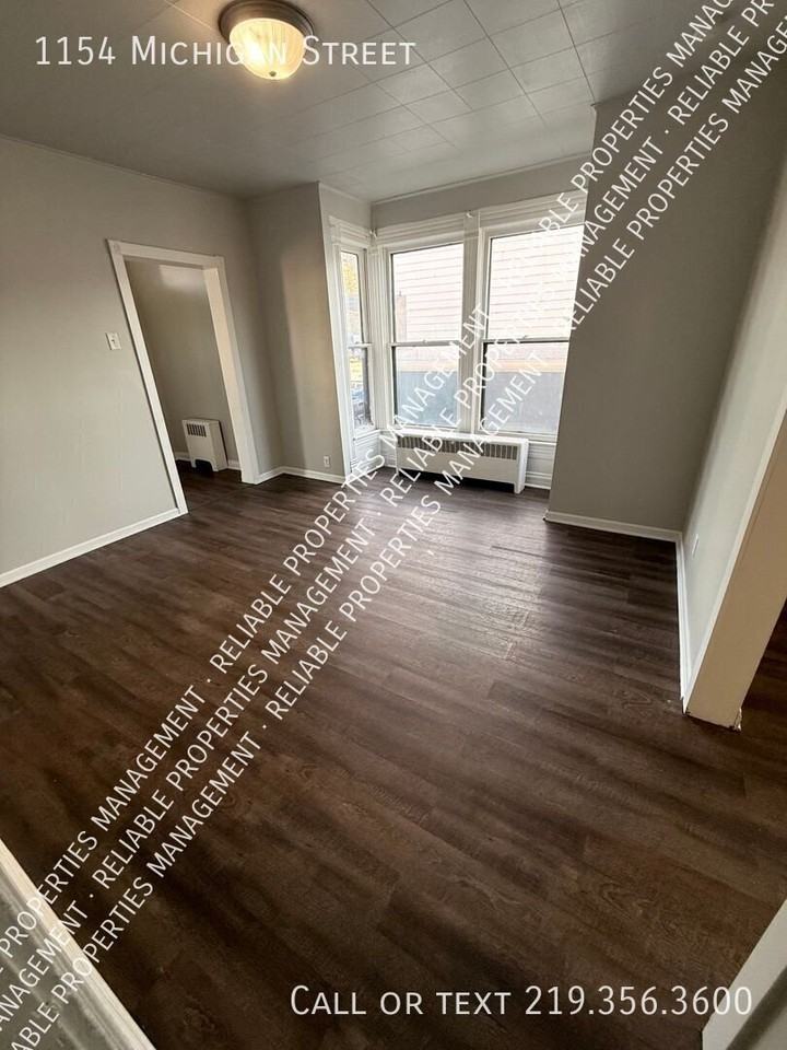 1154 Michigan St - Photo 3 of 12
