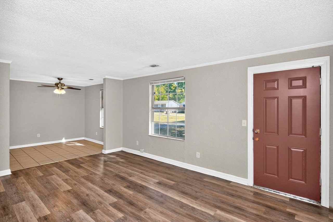 3312 Kings Ln - Photo 2 of 29