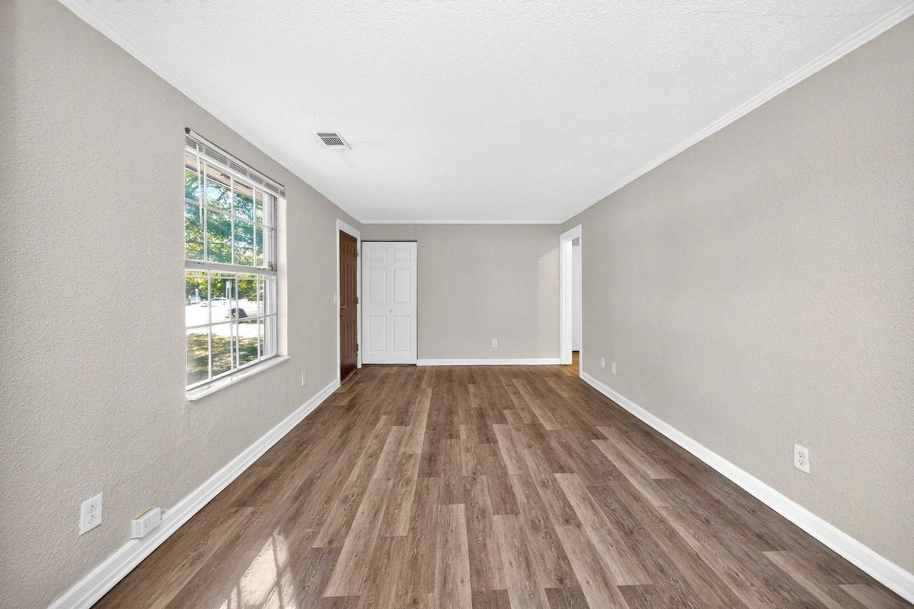 3312 Kings Ln - Photo 4 of 29