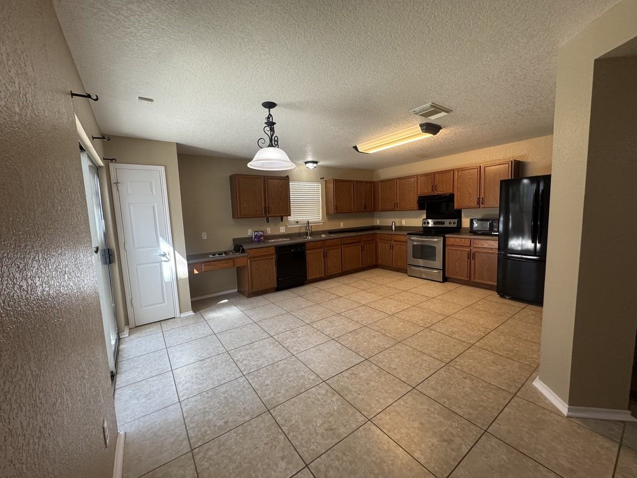 307 Amberdale Oak - Photo 3 of 15
