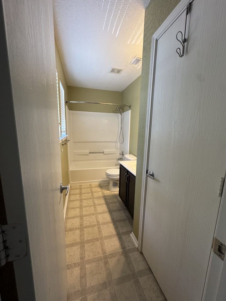 307 Amberdale Oak - Photo 6 of 15