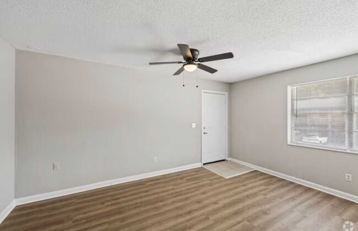 1092 Berkeley St #1 - Photo 2 of 8