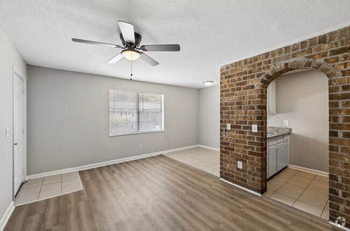 1092 Berkeley St #1 - Photo 3 of 8
