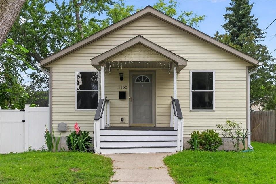 1105 Hazen St Se - Photo 4 of 20