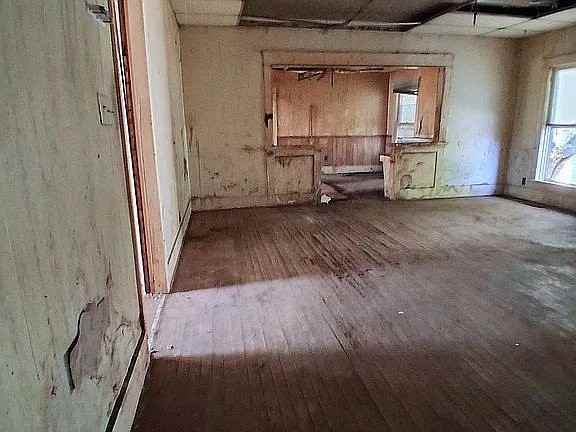 407 W Saint Louis St - Photo 4 of 8