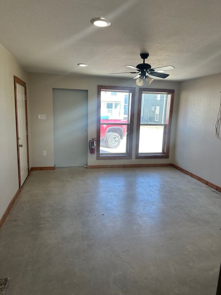 4022 Old Lorena Rd - Photo 2 of 14