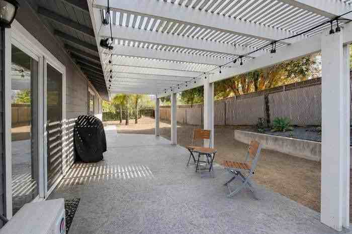 743 Davis St - Photo 6 of 20