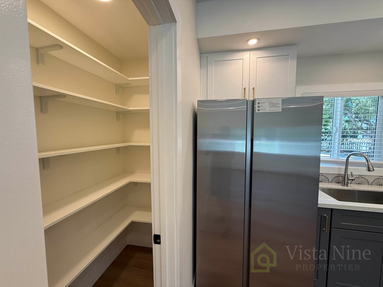 909 S Spruce St - Photo 4 of 13