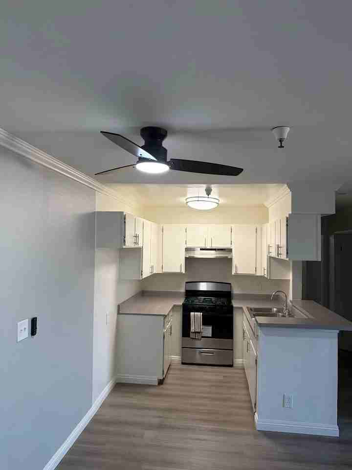 5811 Tujunga Ave #405 - Photo 5 of 8