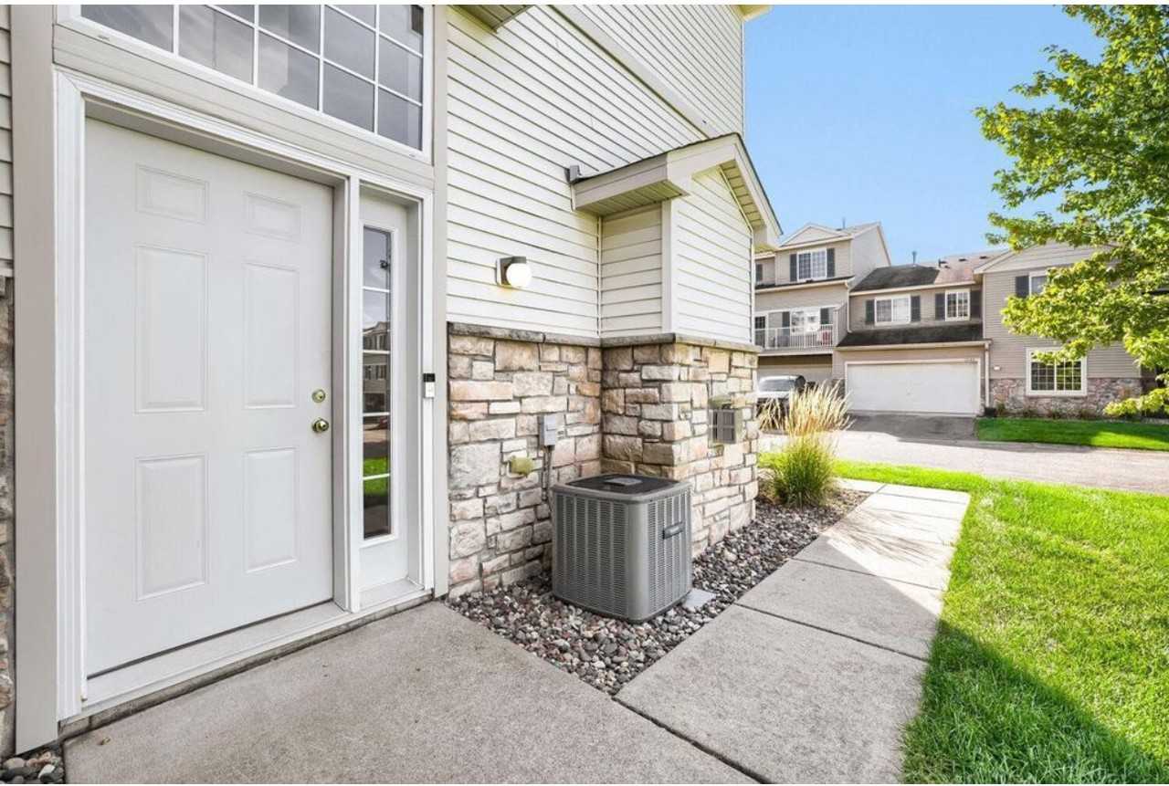 6778 Pine Crest Trl S - Photo 3 of 20