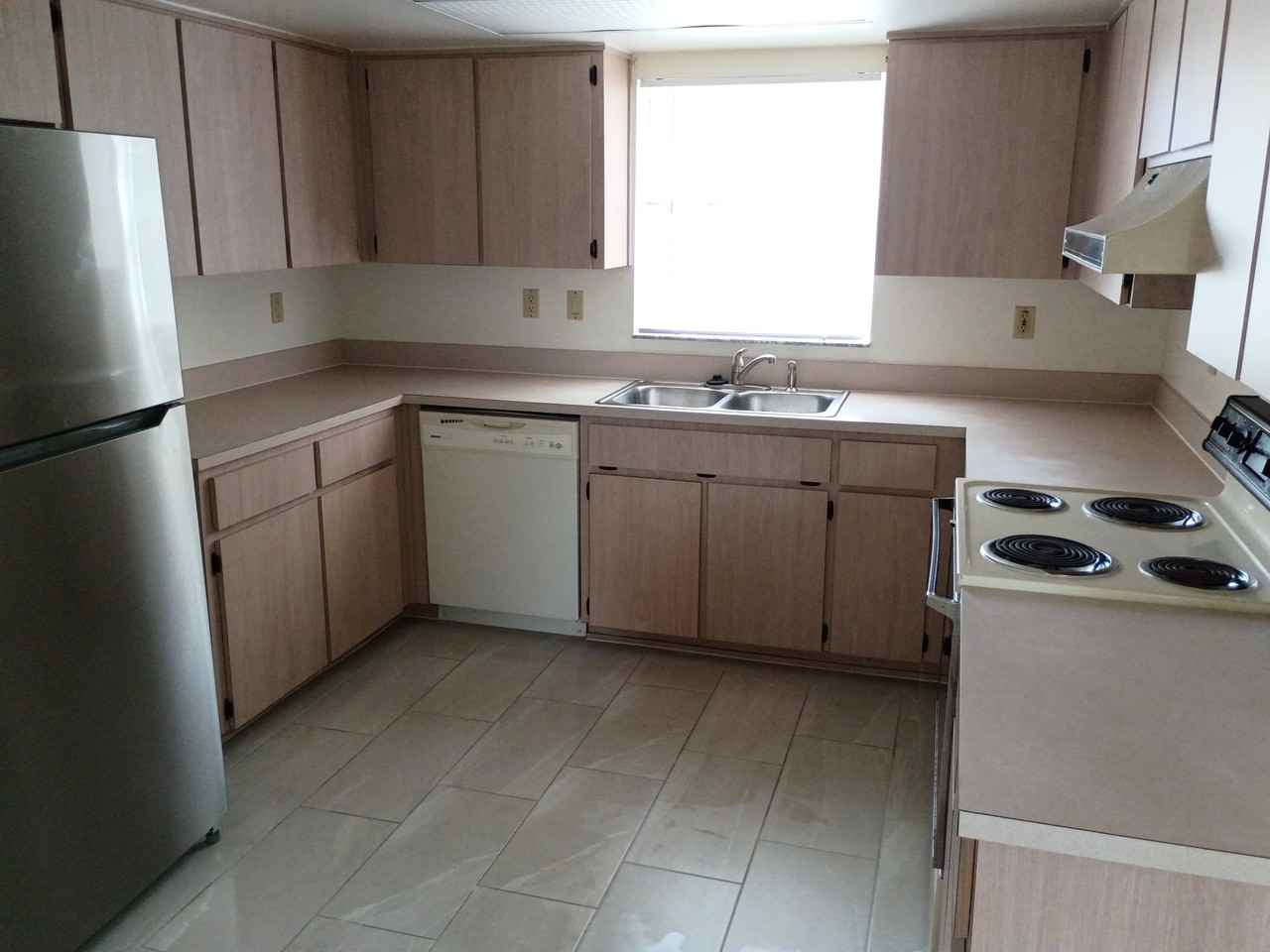 1255 Malone Ave - Photo 2 of 14