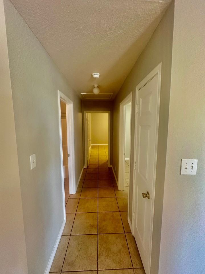 7367 Golf Vista Blvd - Photo 4 of 12